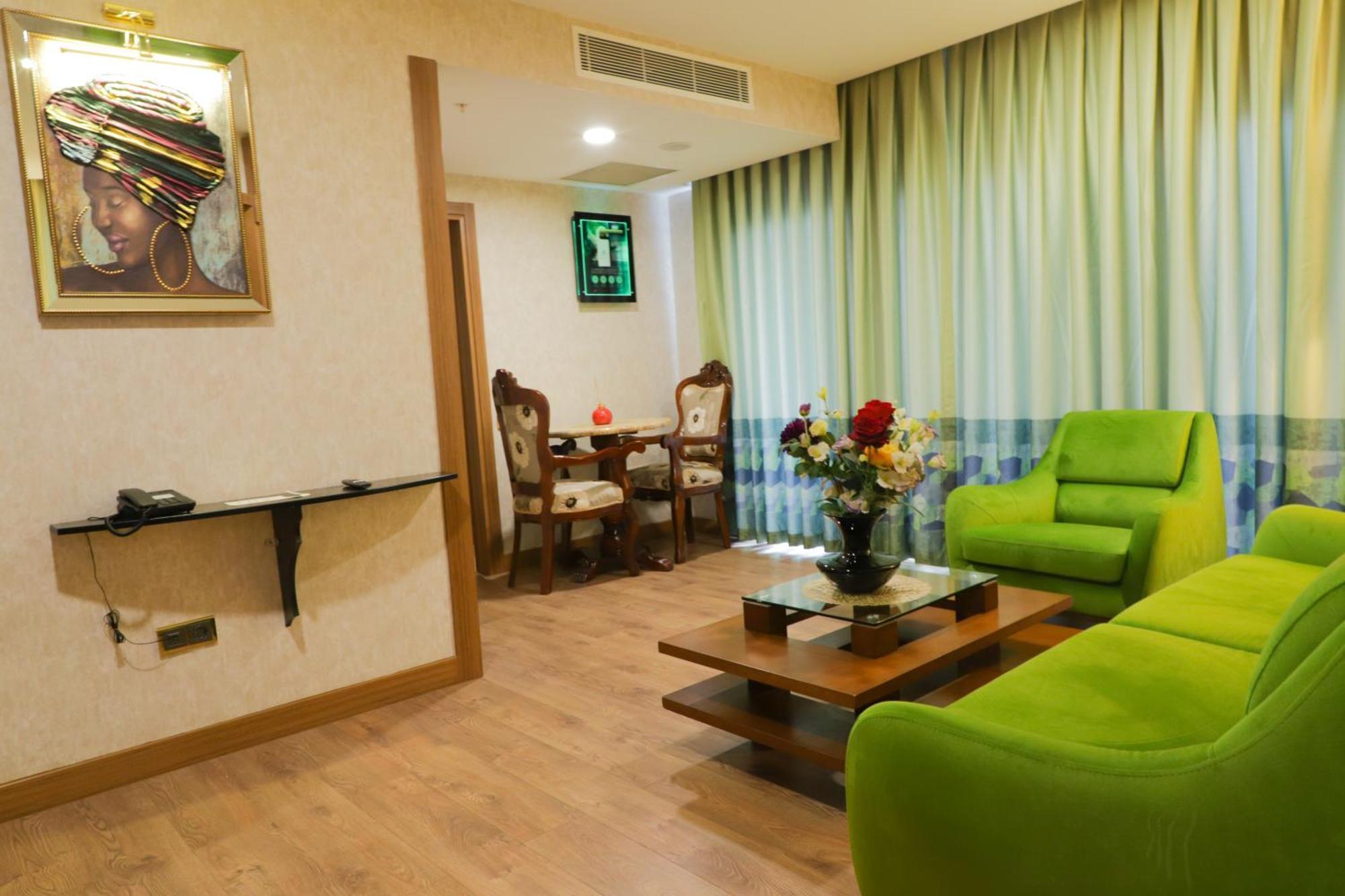 United Hotel International Яунде Экстерьер фото